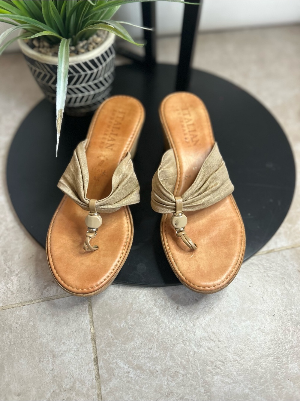 Italian Shoemakers size 8/5 Gold Knot Toe-Post Sandals